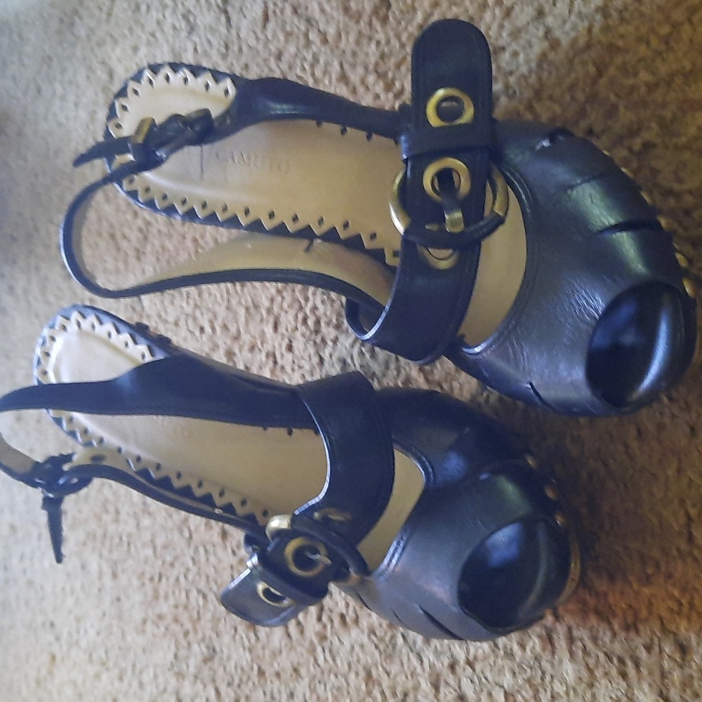 Vince Camuto pumps
